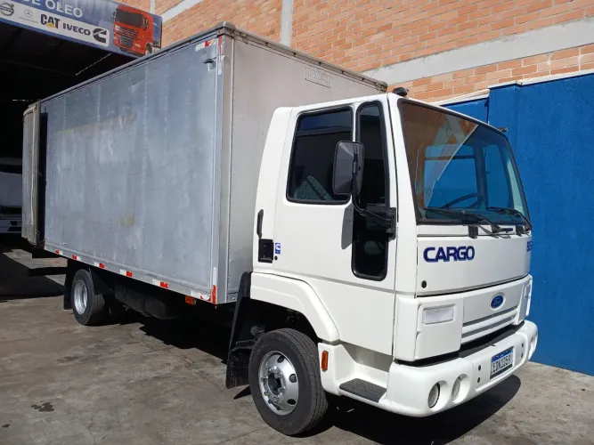 Ford cargo 712 perfeito estado