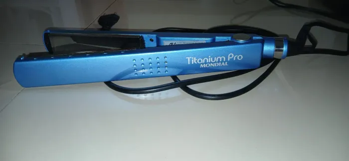 Prancha Mondial Titanium Pro Profissional atinge até 230°C