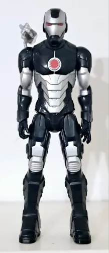 Titan Hero Series War Machine/Maquina de Combate