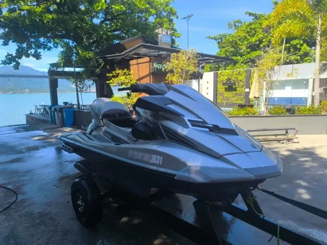 JET YAMAHA 2013 - WAVE RENNER FX CRUISER