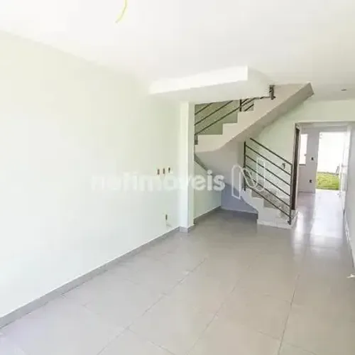 Casa Nova à Venda no Jardim Leblon 2 Quartos, 2 Suítes e Quintal