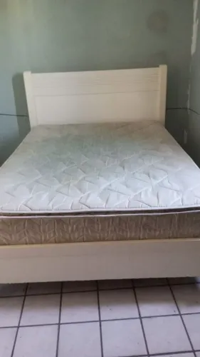 Cama de casal com colchão