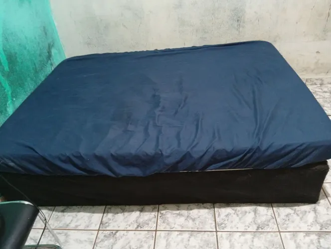 CAMA BOX COM COLCHÃO D33 USADA EXCELENTE ESTADO