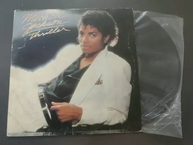 Michael Jackson - Thriller (1982) - Vinil Original com Pôster e Encarte
