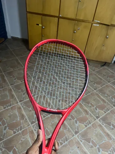 Raquete de Tennis - Yonex Vcore 100 