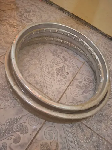 Aros Dianteiro e Traseiro,  Guidão todos original 