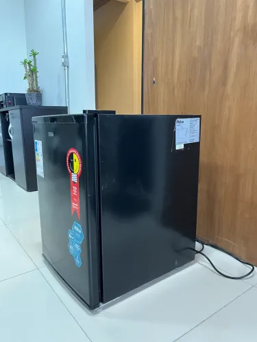 Frigobar Philco PFG85P 68 L - 220 V - Usado em ótimo estado