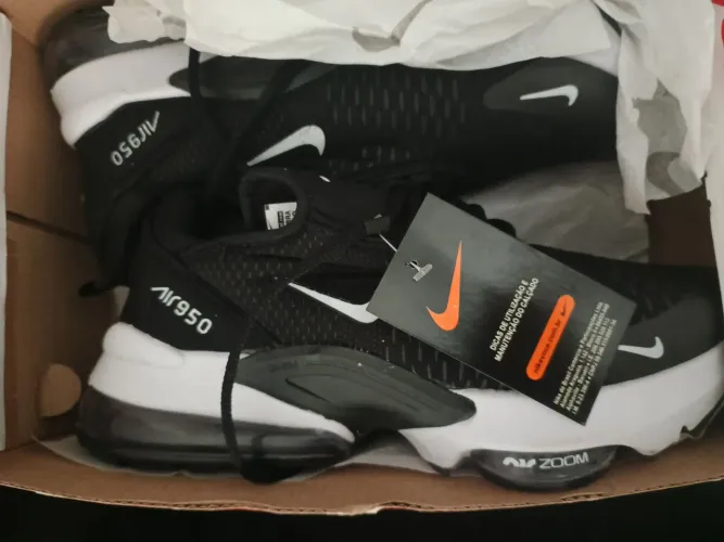 Tênis Nike novo.primeira linha. num 40