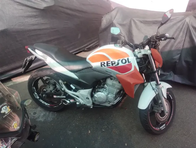 Vende-se CB 300 2014 ou troca
