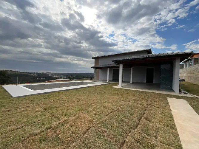 Chácara Recém-Construída à Venda | Condomínio Fechado | 1.040m² | Dona Catarina | Mairinqu