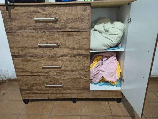 Cômoda usada