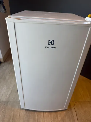 Frigobar 120 litros Electrolux