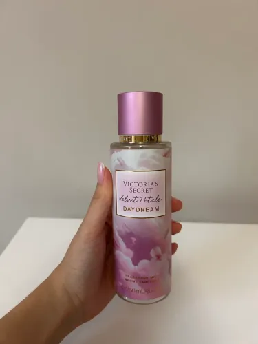 body splash victorias secrets velvet petals daydream