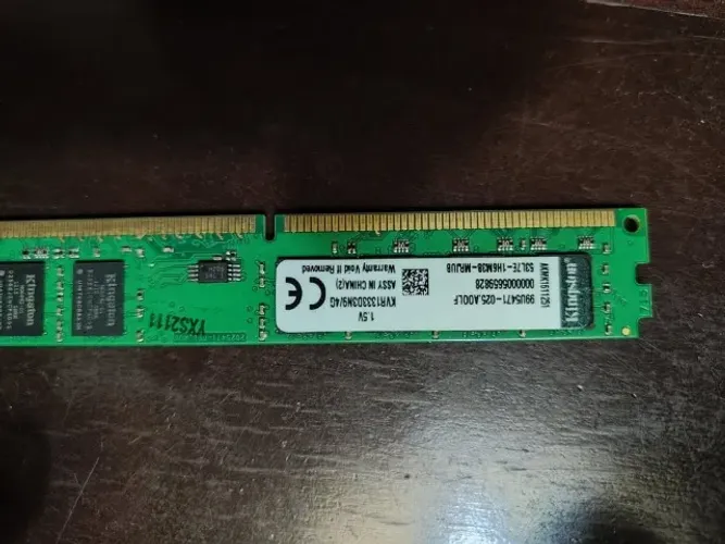 2 memórias RAM para desktop Kingston 4G cada