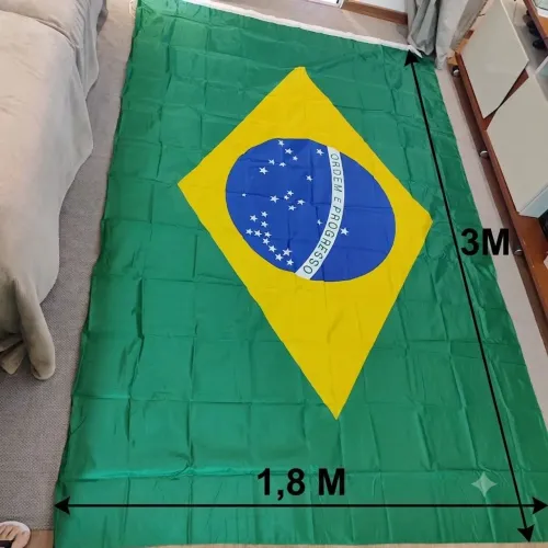 Bandeira do Brasil Gigante (3m x 1,80m) - Ideal para Torcida na Copa do Mundo!