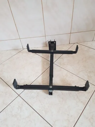 Suporte para TV,  micro-ondas e outros.
