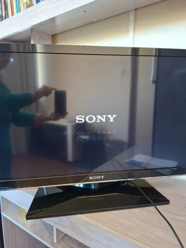 Tv Sony 32 polegadas com defeito na tela- retirada no Caiçara