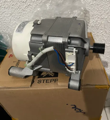 Vende-se motor novo lava e seca Midea 220 v  valor 650
