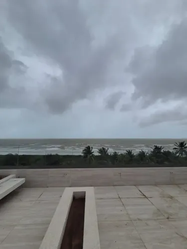 Oportunidade Exclusiva à Beira-Mar em Intermares - Por R$ 800 Mil - 57,4m² - 2 suítes