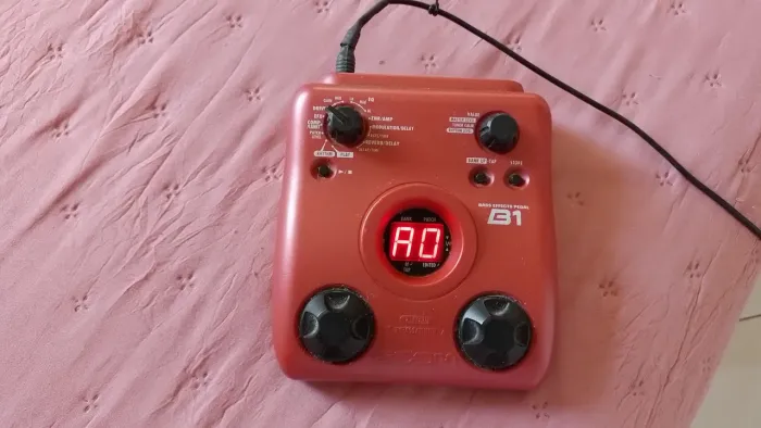 BASS EFFECTS PEDAL - B1