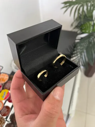 Par de aliança ouro 18k Nova com 8g