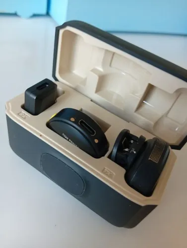Microfone Lapela Redondo Imã Sem Fio Preto Duplo Anti Ruído Cor Preto -