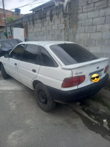 Ford Escort GL 1.6 MPI 2000