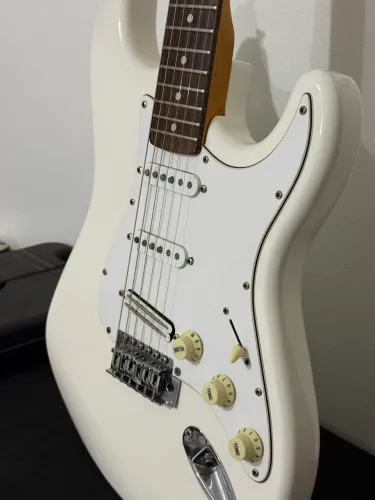 Guitarra Stratocaster SX (com malagoli) 