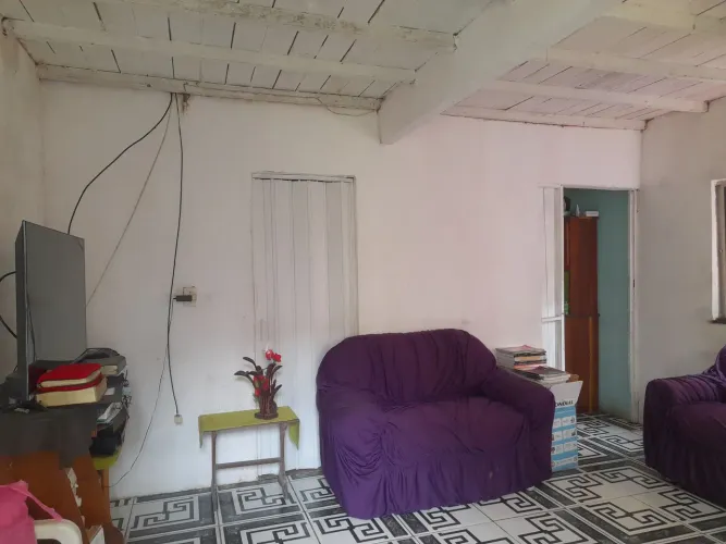 Casa e altos e baixos em alvenaria