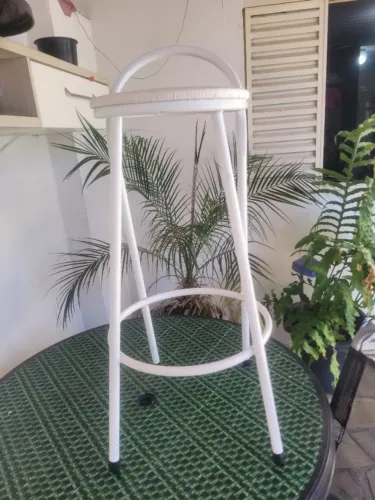 Banquete alta branca com encosto 70cm açomix