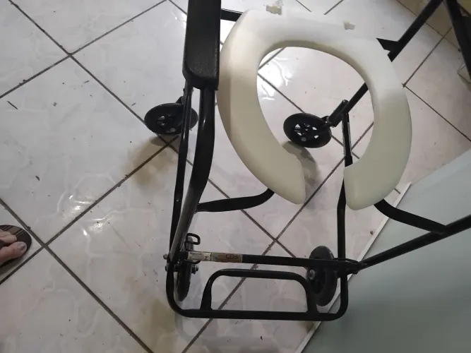 Cadeira de banho para idoso