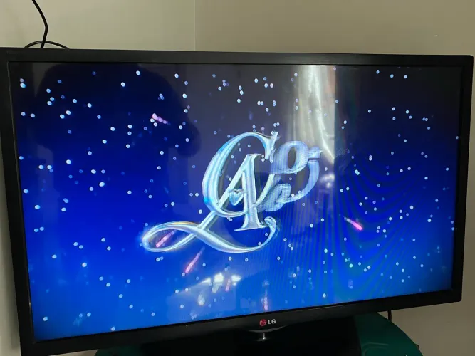 TV LG 32" LED HD (Excelente Estado) com Conversor Digital