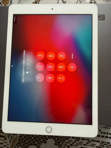 iPad 6ª Geração (A1893) - 128 GB - Prateado