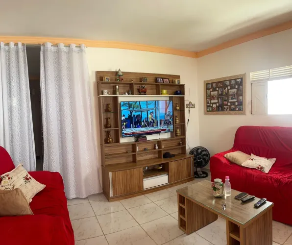Vende-se casa natal 
