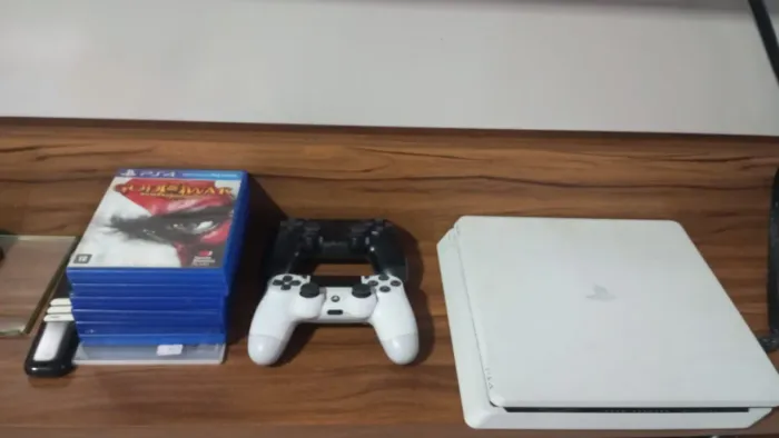 Ps4 branco Slin