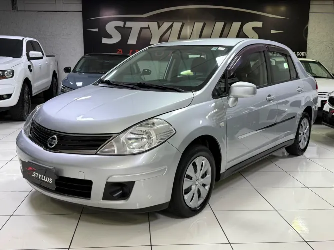 Nissan Tiida Sedan 1.8 16V Flex Fuel 4P 2012