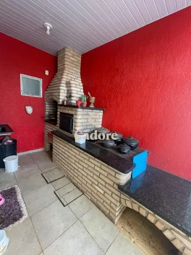 Casa à venda no São Jorge com 2/4 e vaga de garagem coberta para 3 carros