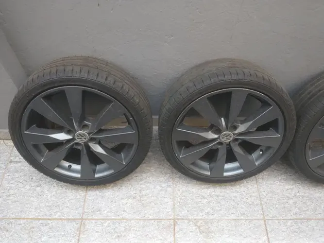 Vende-se rodas com pneus aro 18!!!