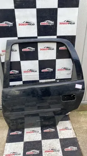 Porta Traseira Esquer Lisa c/detalhe Chevrolet Corsa 98 à 02
