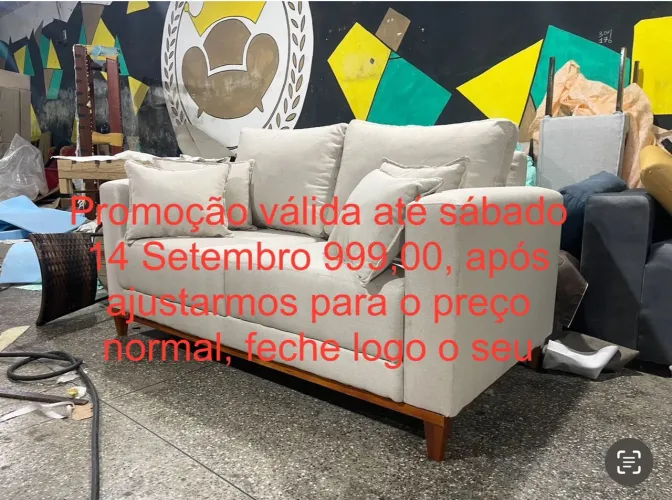 Sofá de luxo com pé em madeira 