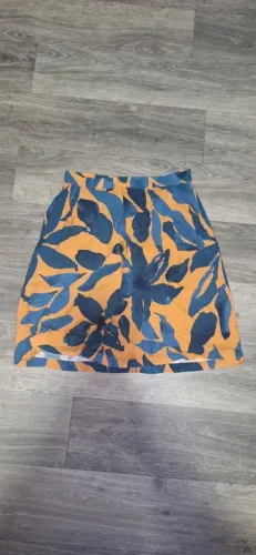 Saia floral azul e laranja tam G
