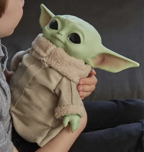 Boneco Baby Yoda Pelúcia - Vencedor do Prêmio de Brinquedo do Ano!