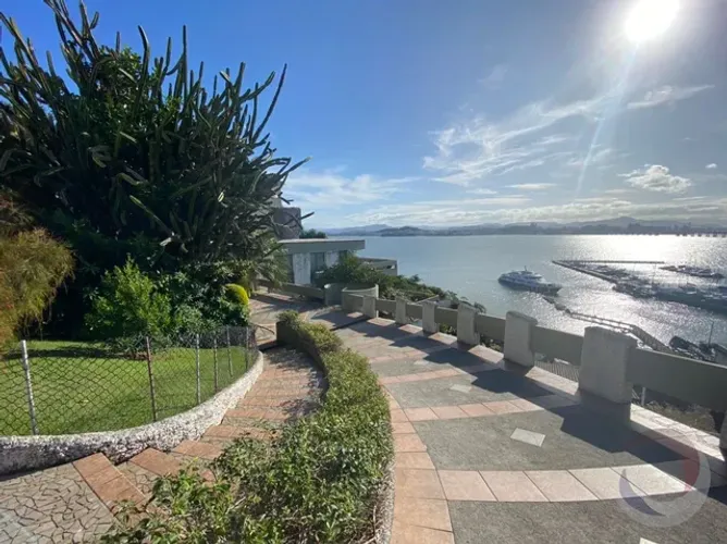 Casa Residencial de 3 dorms no bairro José Mendes