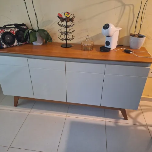Aparador Moderno de Madeira com 4 Portas
