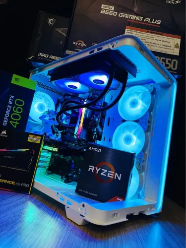 PC GAMER RTX 4060 / RYZEN 7 5700X / 32GB