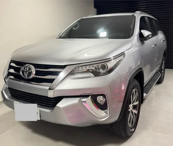 Toyota Hilux SW4 SRX 4X4 2.8 TDI 16V Dies. Aut. 2016