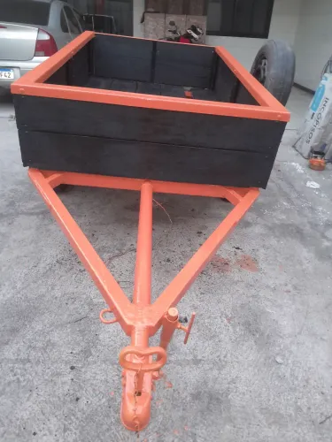 Vendo ou troco carretinhareboque troco por bitoneira