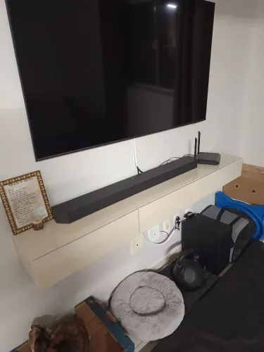 Rack de Parede Elegante para TV