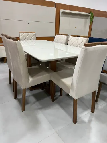 Mesa com 6 Cadeiras de 3.599,00 por 2.499,00