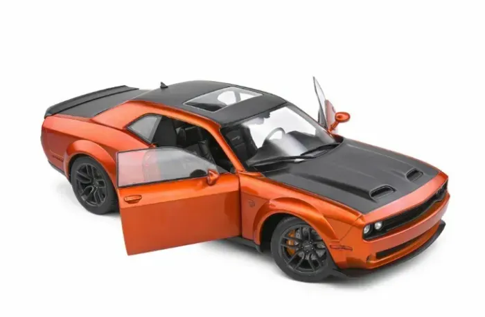 1/18 Dodge Challenger Solido